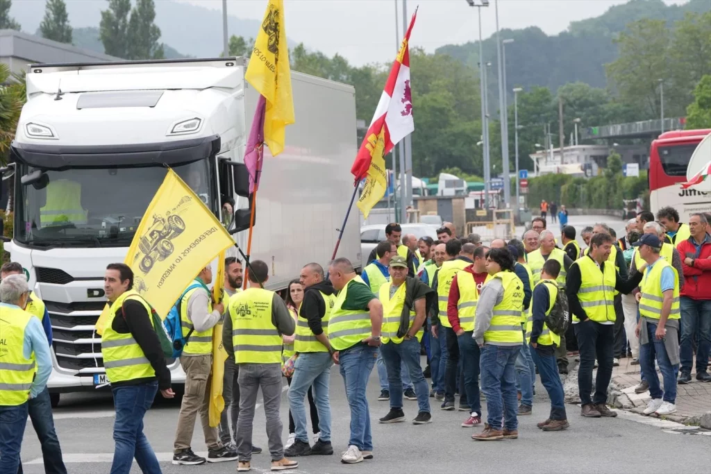 Agricultores franceses y españoles
