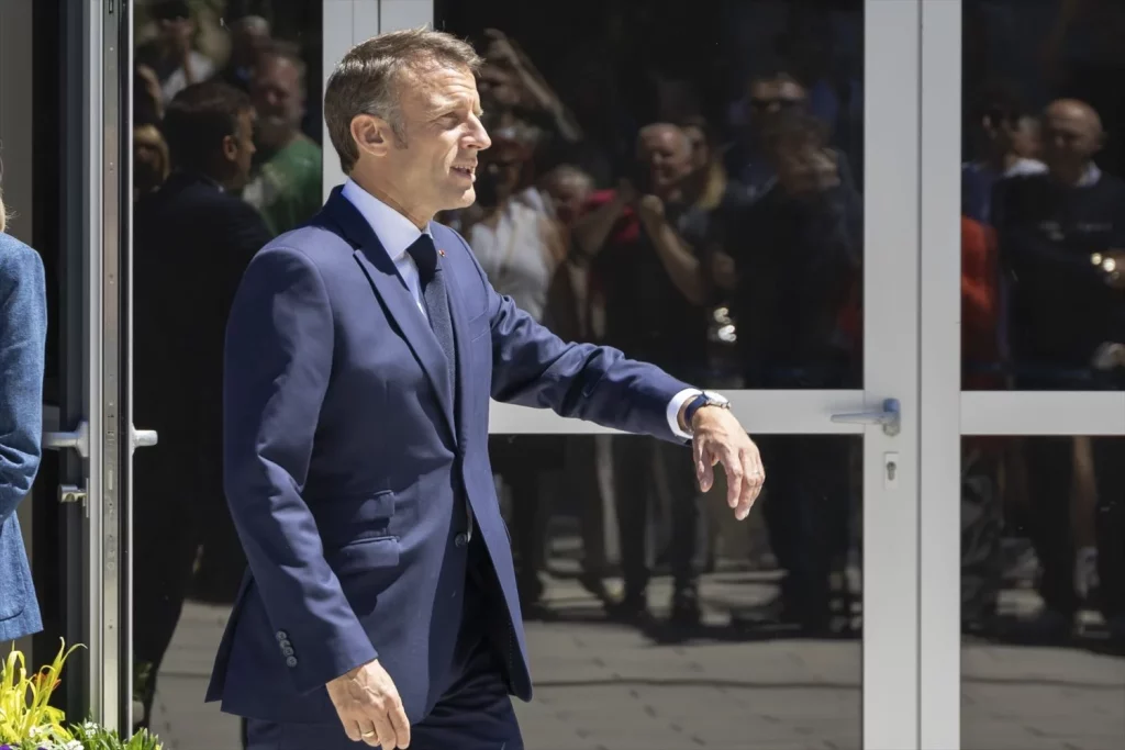 La decisión de Emmanuel Macron que tiene en vilo a Europa 2 Moncloa EuropaPress 6021943 le touquet june 10 2024 french president emmanuel macron walks out of Moncloa