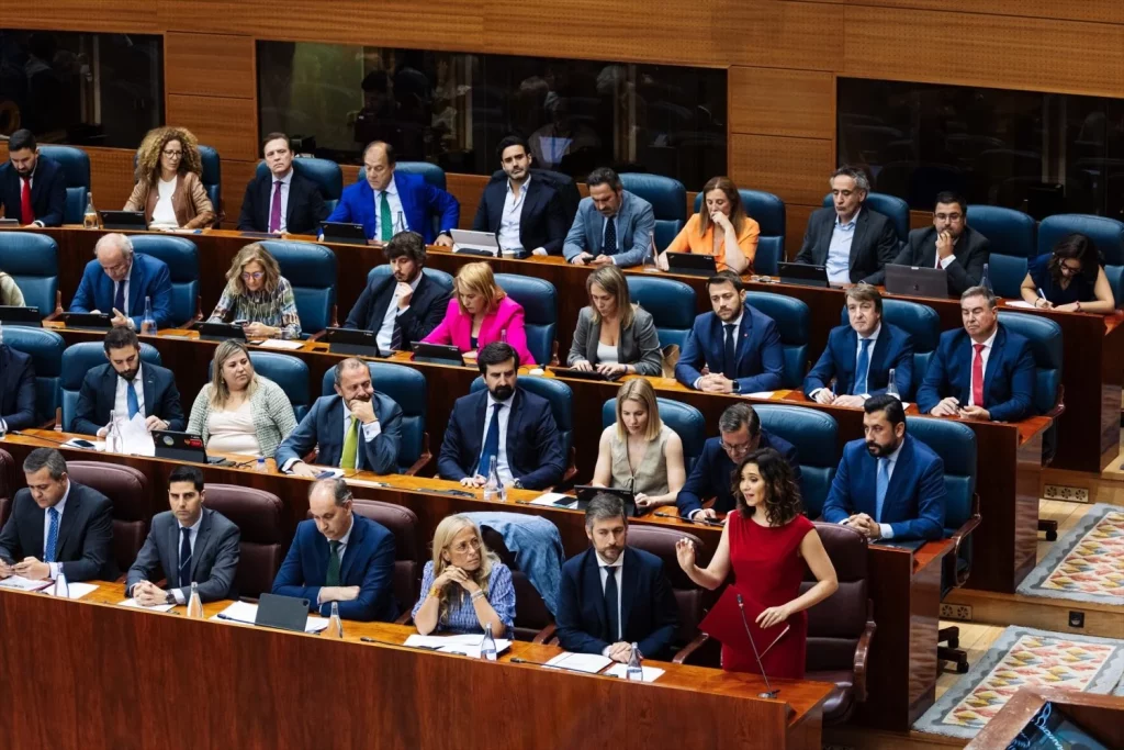 EuropaPress 6029654 presidenta comunidad madrid isabel diaz ayuso interviene pleno asamblea Moncloa