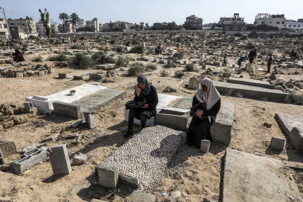 EuropaPress 6035468 16 june 2024 palestinian territories deir al balah palestinians visit the Moncloa