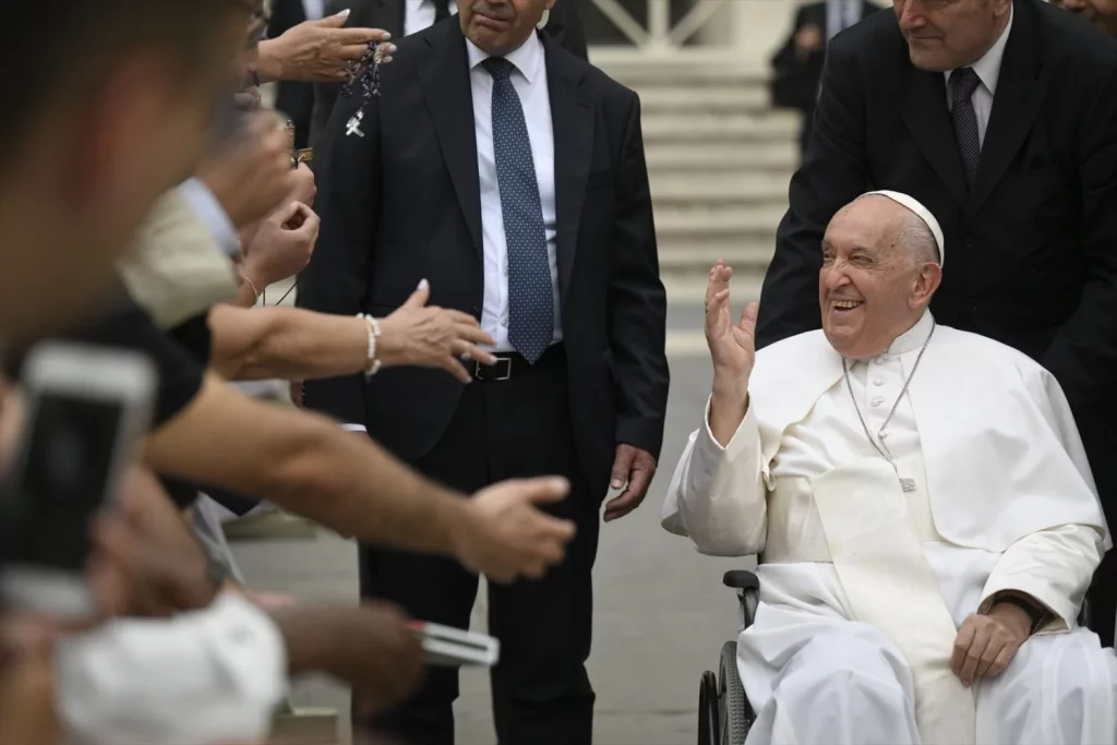 EuropaPress 6041330 19 june 2024 vatican vatican city pope francis arrives for his weekly Moncloa