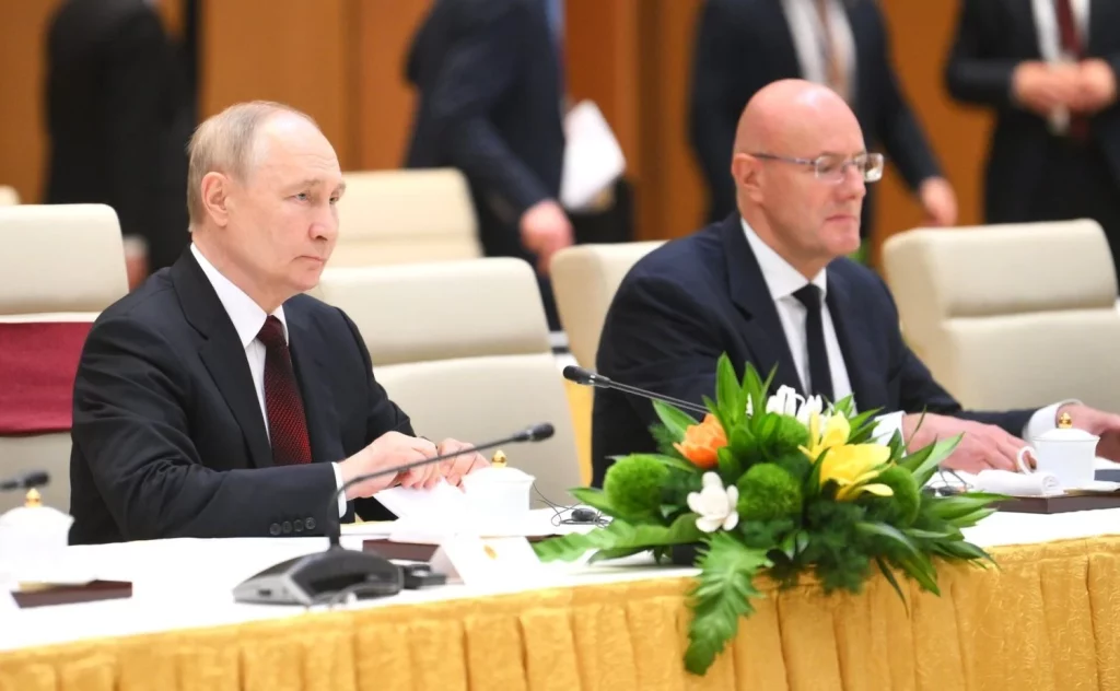 Estas son las nuevas sanciones de la UE contra Rusia 2 Moncloa EuropaPress 6042888 handout 20 june 2024 vietnam hanoi russias president vladimir putin speaks Moncloa