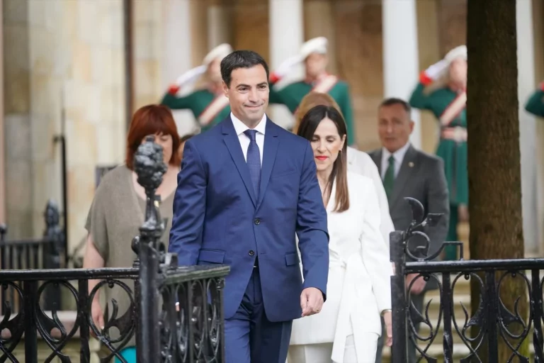Pradales convoca en septiembre un diálogo político en Euskadi con partidos, sindicatos y empresarios