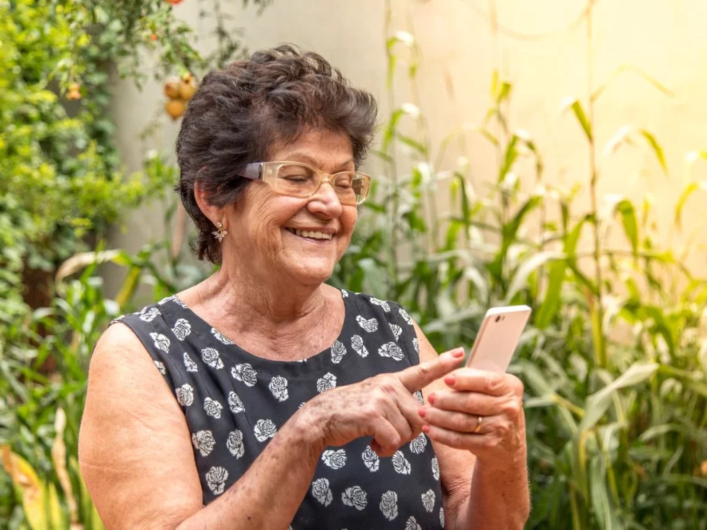 Crea tu propia autobiografía con esta revolucionaria aplicación que utiliza IA 2 Moncloa Cómo funciona Autobiographer