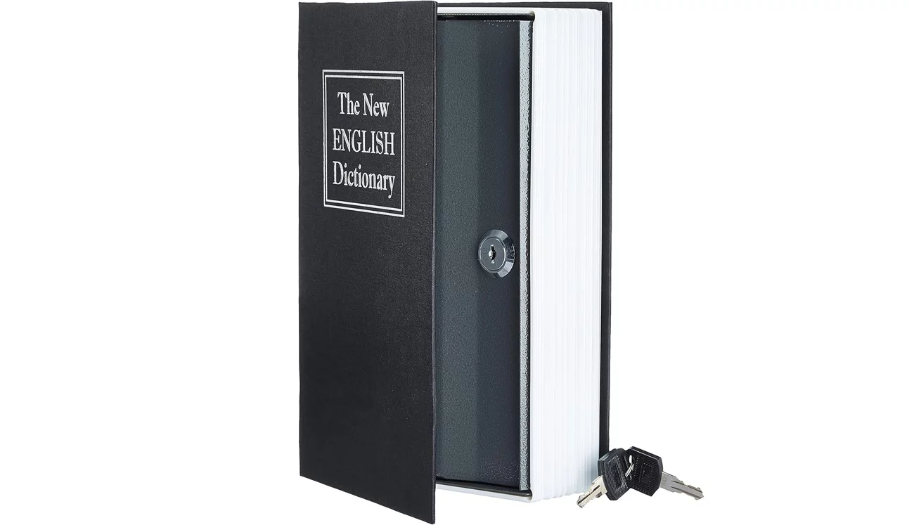La caja de seguridad con forma de libro que arrasa en Amazon: perfecta para el verano y con descuentazo