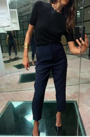 Por poco más de 20 euros, Zara tiene la falda pantalón ideal para una tarde veraniega 3 Moncloa camisetatopnegra zara Moncloa