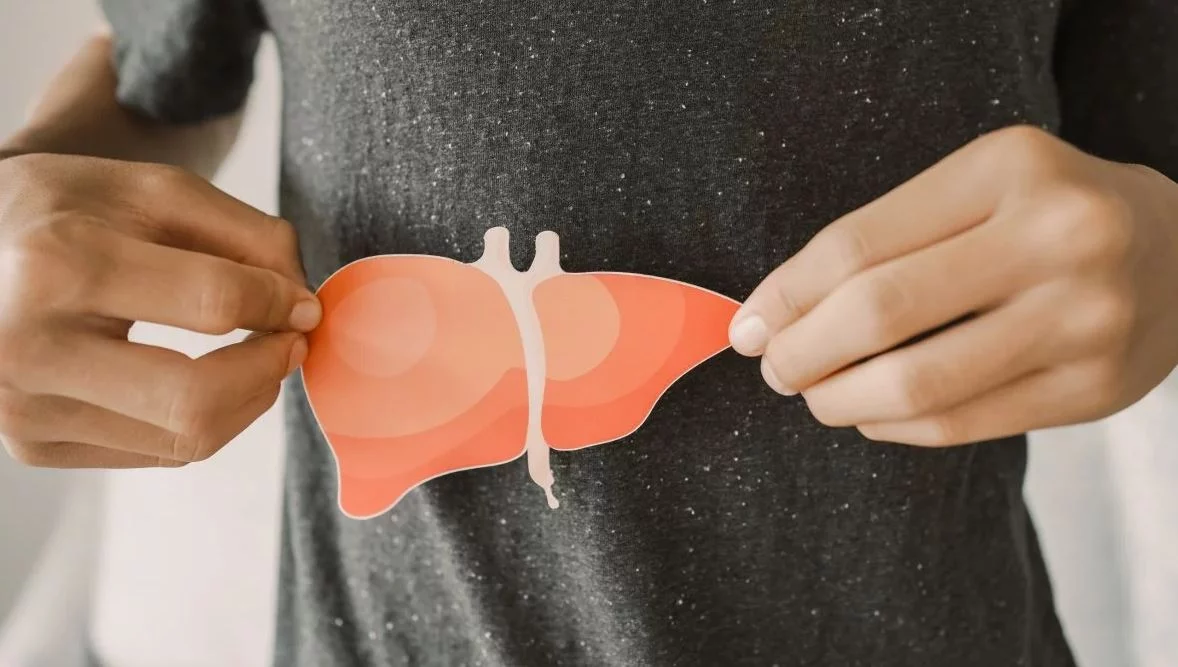 Desintoxica tu hígado graso con esta bebida natural depurativa