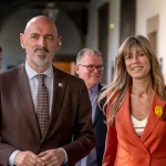 El juez ofrece a la Complutense personarse como perjudicada contra Begoña Gómez