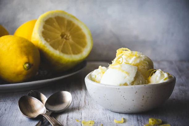 Helado de limón vegano y saludable sin necesidad de heladera que debes preparar este verano Helado de limón vegano y saludable sin necesidad de heladera que debes preparar este verano