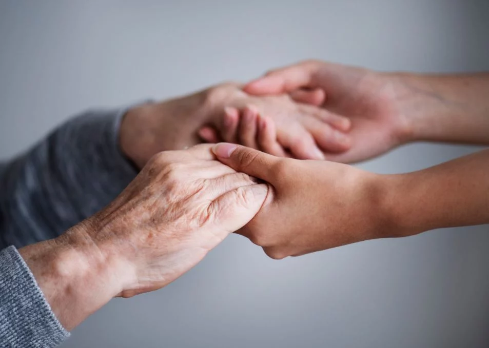 Los primeros síntomas del Parkinson que podrían tener sin saberlo 2 Moncloa ¿Qué hacer si hay un diagnóstico de Parkinson?