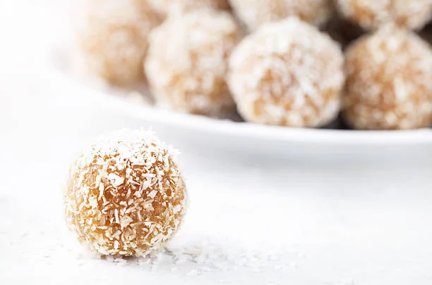 Cómo hacer trufas de dátiles en casa con solo 4 ingredientes 2 Moncloa Un snack repleto de nutrientes