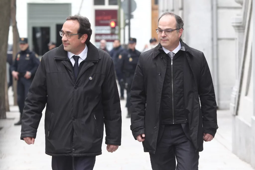 Las conclusiones de Europa sobre la Ley de Amnistía: «El poder político pretende blindarse» 1 Moncloa Josep Rull y Jordi Turull, dos de los posibles beneficiados por la ley de amnistía. AGENCIAS