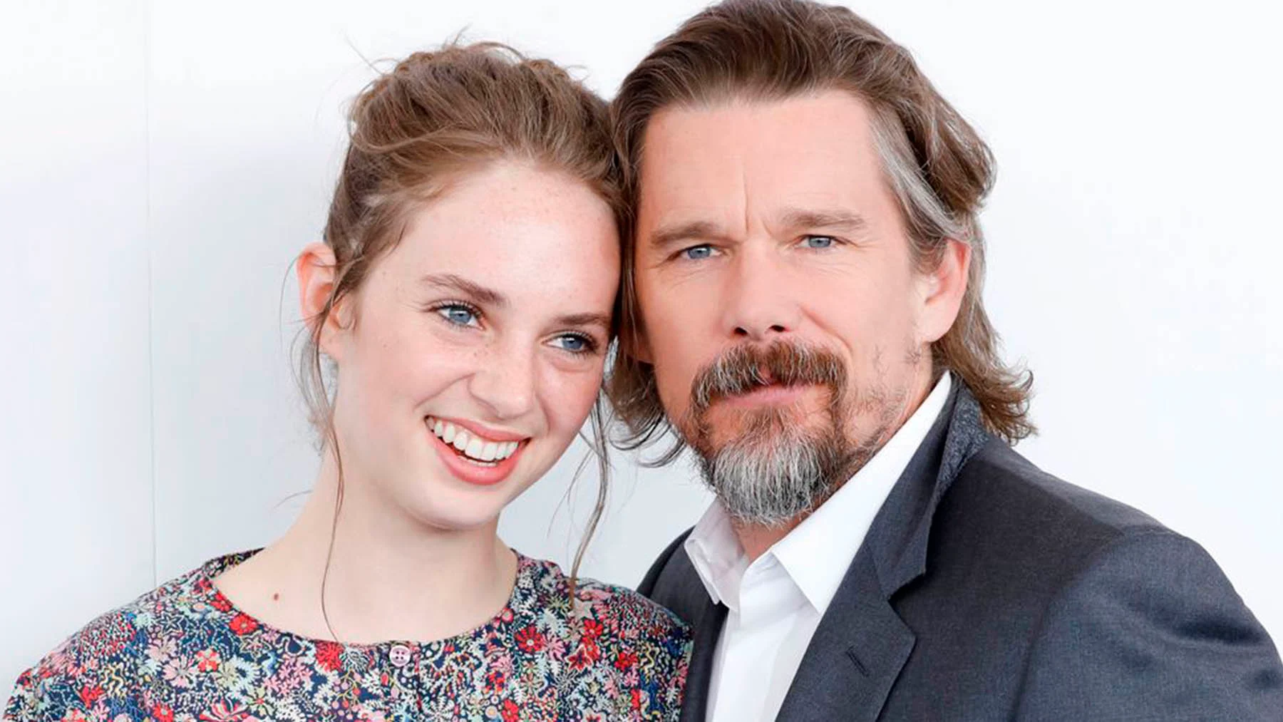 Como Maya Hawke, la reacción de 7 padres al salto a la fama de sus hijos