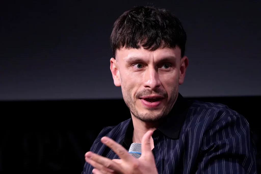 El creador de 'Mi reno de peluche' abandona Netflix y se une a HBO con una serie más salvaje 2 Moncloa Lo que dijo Richard Gadd, creador de 'Mi reno de peluche' sobre su paso de Netflix a HBO