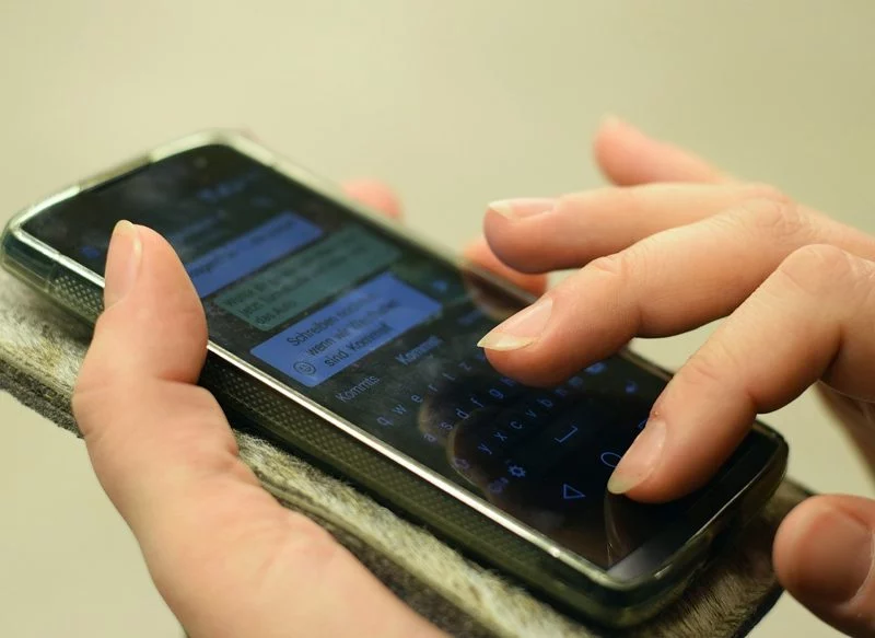 CÓMO FUNCIONA EL DOBLE TOQUE DE WHATSAPP