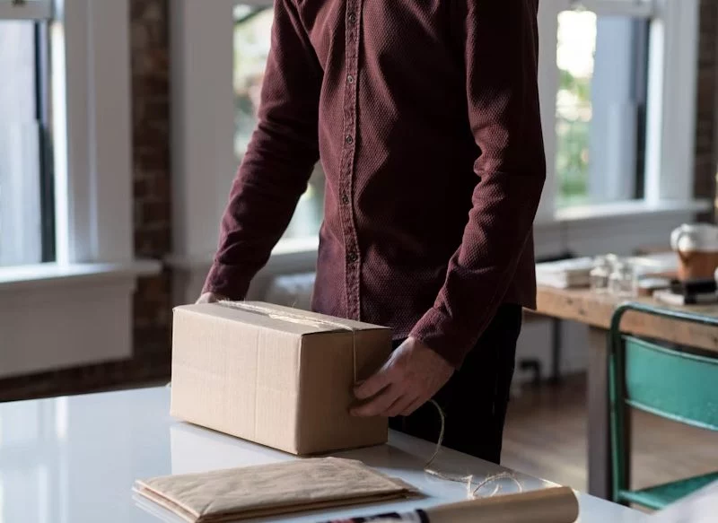 MILES DE PERSONAS HAN CAÍDO EN ESTA ESTAFA RELACIONADA CON LOS PAQUETES DE AMAZON