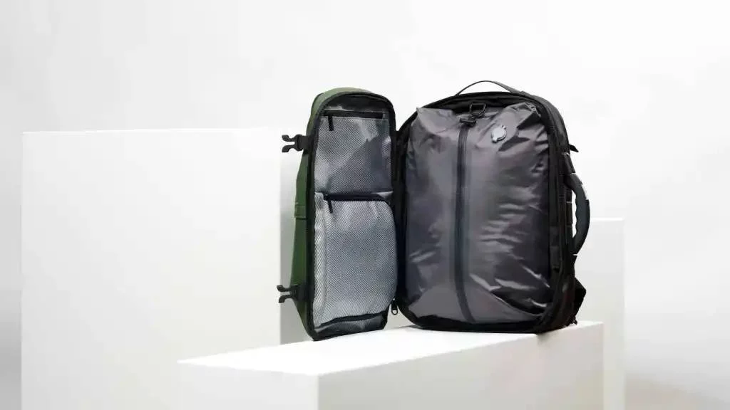 Aprende el truco de la maleta en el avión que cambiará tus viajes 1 Moncloa El truco para la maleta en el avión que lo cambiará todo