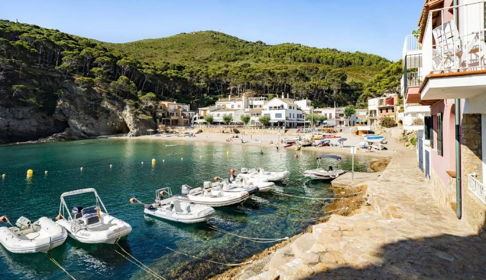 National Geographic se ha enamorado de esta playa casi virgen a una hora de Barcelona 1 Moncloa Otros paraísos que deslumbran a National Geographic