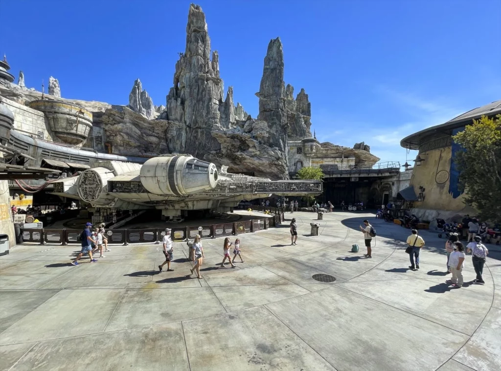 Los trabajadores de Disneylandia a la huelga por sus salarios