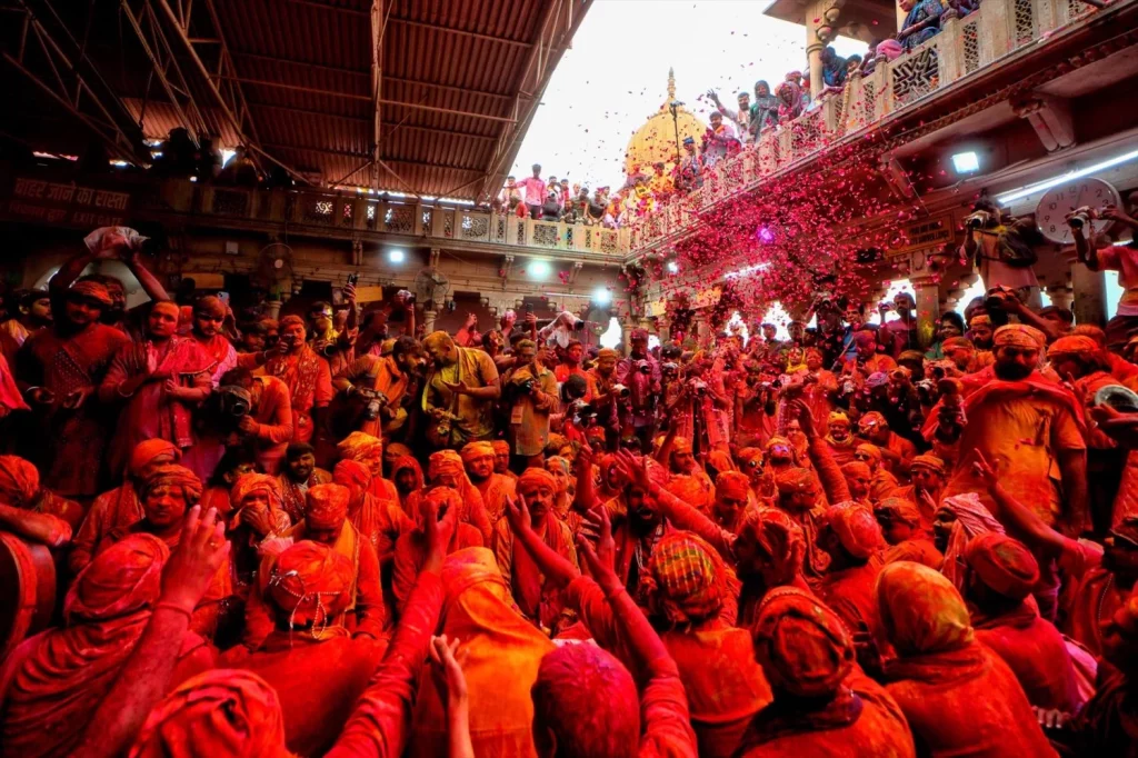 EuropaPress 5834183 17 march 2024 india mathura hindu devotees throw colored powder and flower Moncloa