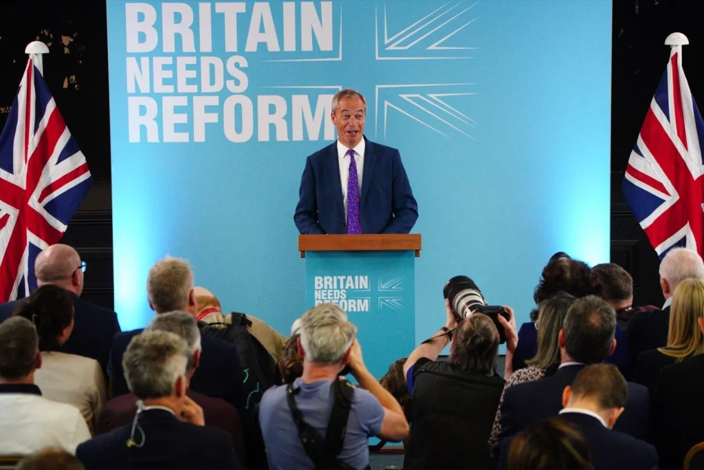 La ultraderecha también se cuela en el Parlamento británico 2 Moncloa EuropaPress 6037189 17 june 2024 united kingdom merthyr tydfil reform uk leader nigel farage Moncloa