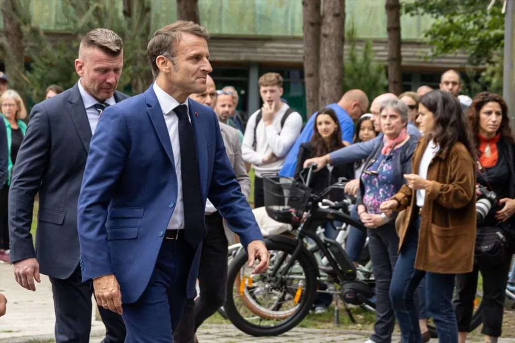 EuropaPress 6064332 le touquet june 30 2024 french president emmanuel macron 2nd leaves 1 Moncloa