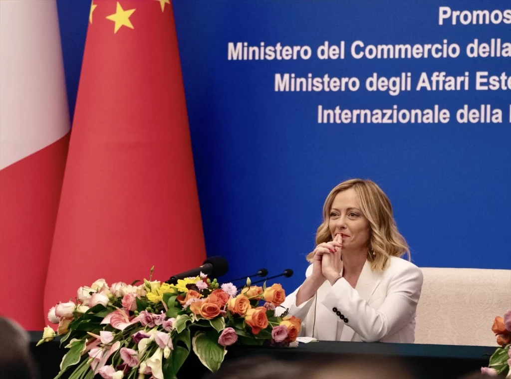 Italia considera a China como un "interlocutor importante" para frenar la inestabilidad global