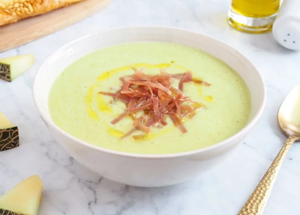 Gazpacho de melón: el refresco vitamínico que alivia la ola de calor 2 Moncloa Beneficios vitamínicos y nutricionales