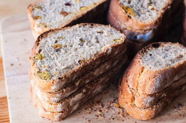 Aprende a hacer tu propio pan artesanal para tener unos bocadillos deliciosos en casa