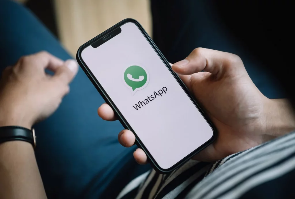 Si usas WhatsApp en estos iPhone, mejor piénsatelo dos veces 2 Moncloa La importancia de los parches de seguridad en WhatsApp