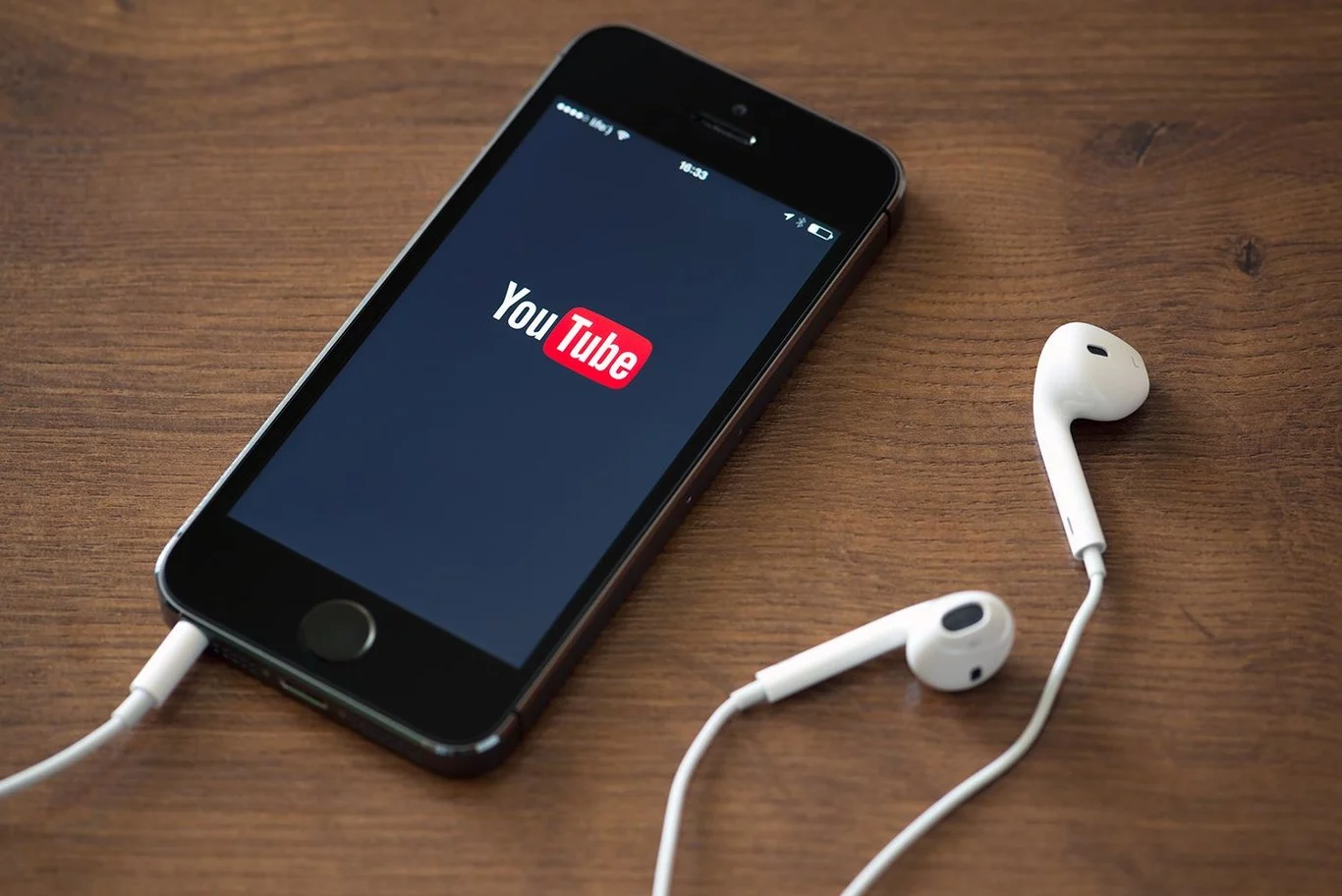 youtube-tamaño-videos YouTube lo hace de nuevo: conoce la función que te permite cambiar de tamaño los vídeos mientras sigues navegando por la app