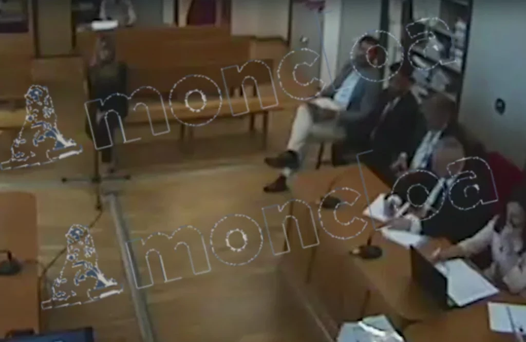 Leticia Lauffer, su ex y la asistenta, testimonios clave en el caso Begoña Gómez 1 Moncloa La investigada Begoña Gómez, ante el juez Juan Carlos Peinado en el juzgado.