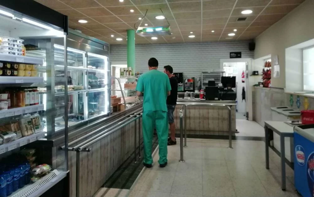 Médica va por fruta a la cafetería del hospital y se da cuenta de algo aterrador 2 Moncloa La denuncia de la médica y una realidad oscura en los hospitales