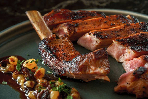 El secreto para unas costillas de cerdo que se deshagan, queden jugosas por dentro y crujientes por fuera El secreto para unas costillas de cerdo que se deshagan, queden jugosas por dentro y crujientes por fuera