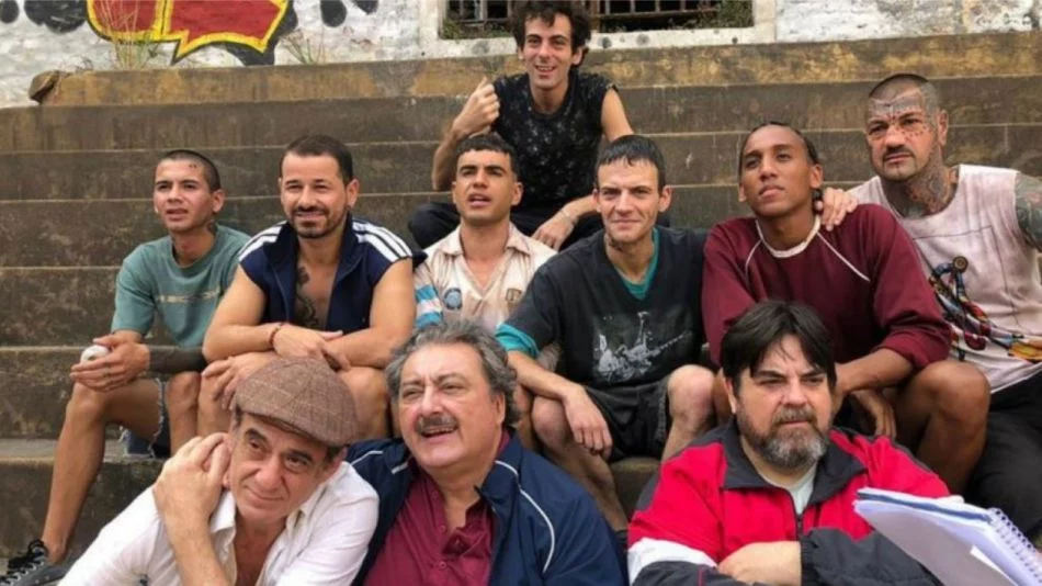 El spin-off de Netflix con Valentina Zenere que promete ser el bombazo del año 2 Moncloa ¿De que tratará 'En el Barro', el spin-off de 'El Marginal' que saldrá en Netflix?