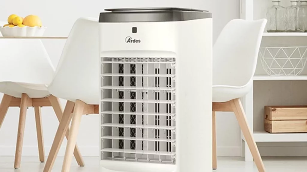 Aldi rompe el verano con este genial invento para reemplazar al aire acondicionado: enfría la habitación en minutos y solo por 60 euros 1 Moncloa Un diseño único de Aldi