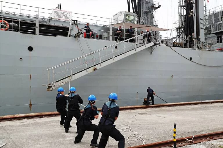 europapress_5295716_bac_patino_llegada_muelle_n10_astillero_navantia_motivo_regreso_despliegue_NoticiaAmpliada