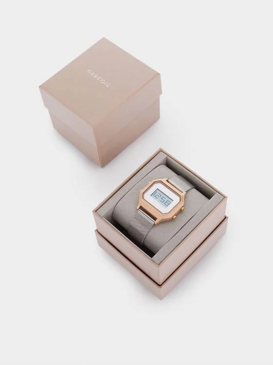 Descubrimos el reloj de pulsera de acero de Parfois que complementa tu look con estilo 3 Moncloa f.elconfidencial.com original 50c 1e3 00c 50c1e300cfe5ea13b8ff282ebd75da3d Moncloa