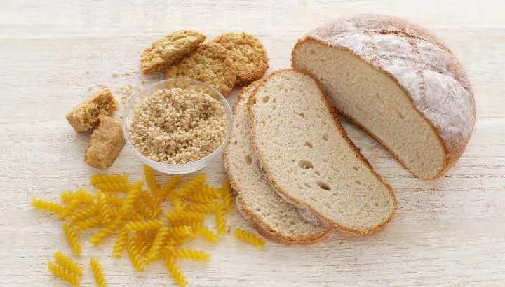 Descubre el primer síntoma de la alergia al gluten que podrías estar teniendo 1 Moncloa ¿Qué hacer si crees tener alergia al gluten?