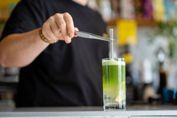 Sorprende a tus invitados con coctel exótico que nunca olvidarán 2 Moncloa Preparación paso a paso