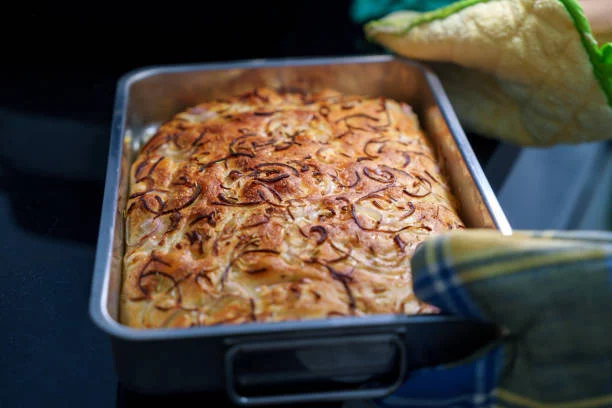 Haz una focaccia en Thermomix súper rápido y fácil en solo 20 minutos 2 Moncloa Hornear y servir