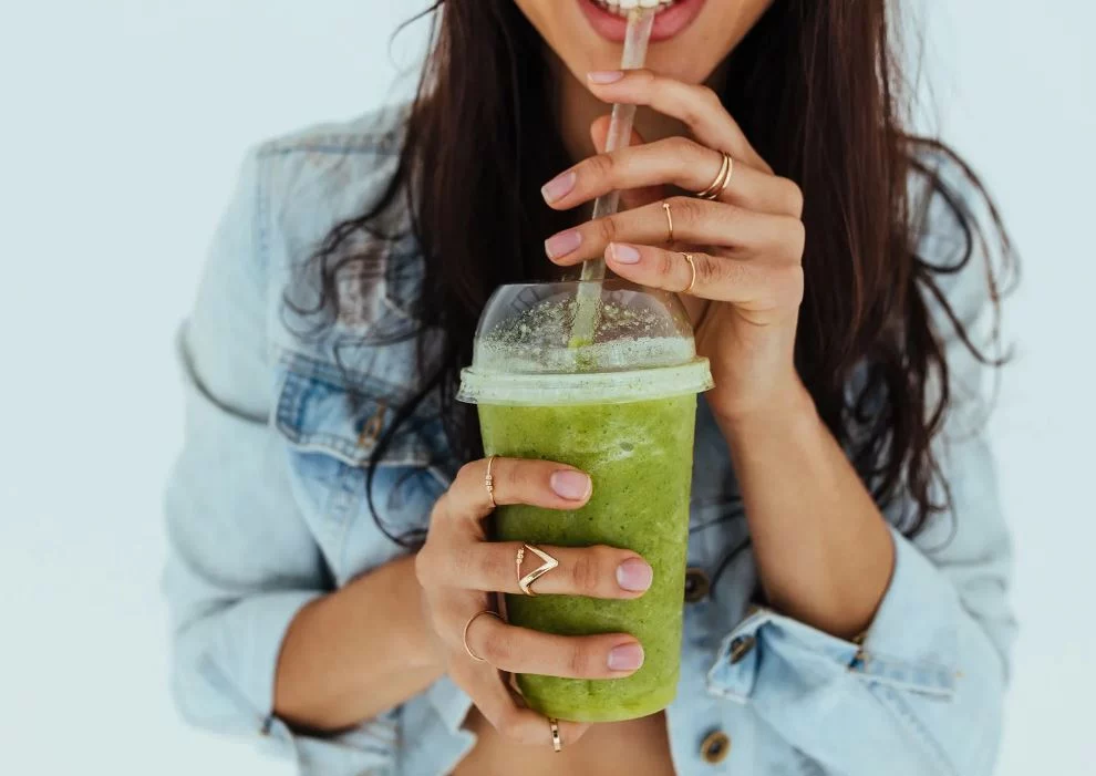 Salud digestiva: el único batido que recomienda un gastroenterólogo 2 Moncloa Esta receta de jugo verde mejorará tu salud digestiva