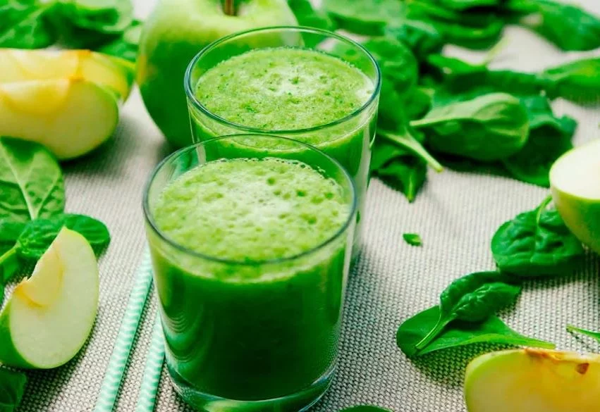 Salud digestiva: el único batido que recomienda un gastroenterólogo 1 Moncloa ¿Por qué los batidos verdes son tan positivos para la salud digestiva?