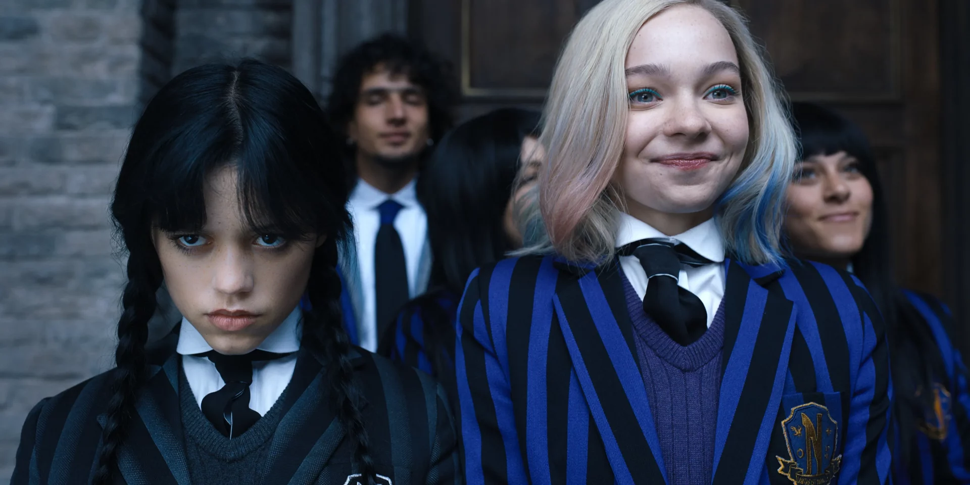 La serie de misterio que todos los fanáticos de 'Miércoles' deben ver en Netflix este verano
