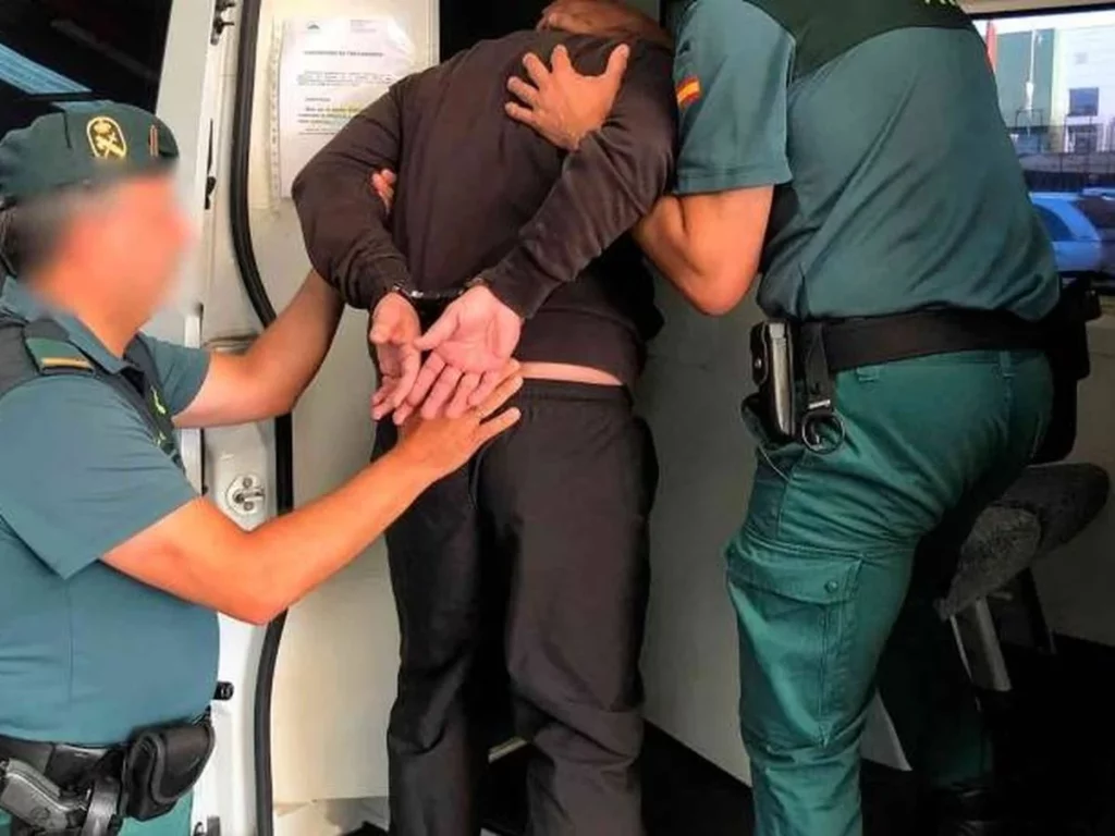 A Marlaska se le fugan los presos por falta de guardias civiles 1 Moncloa presos conducidos Moncloa