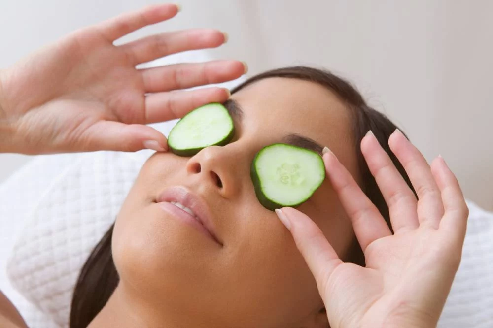 Que no te engañen más: El tónico natural para aclarar tus ojeras 2 Moncloa Un tónico y más trucos: los remedios caseros contra las ojeras