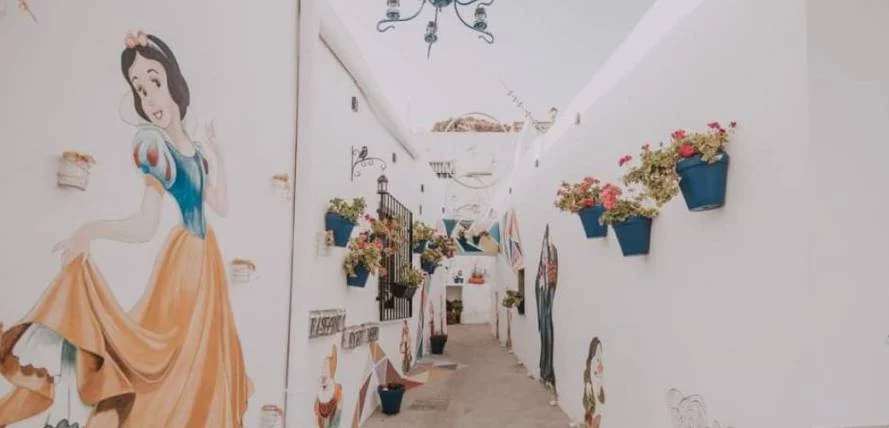 El rincón mágico en Almería: conoce el pueblo de ensueño que recuerda a Disney