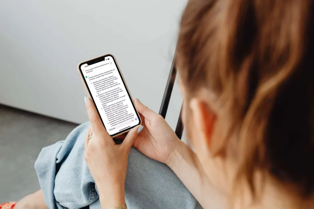 ChatGPT ya habla como un humano: conoce el nuevo modo conversacional de OpenAI que aterroriza a la ciencia 2 Moncloa Respuestas emocionales de ChatGPT