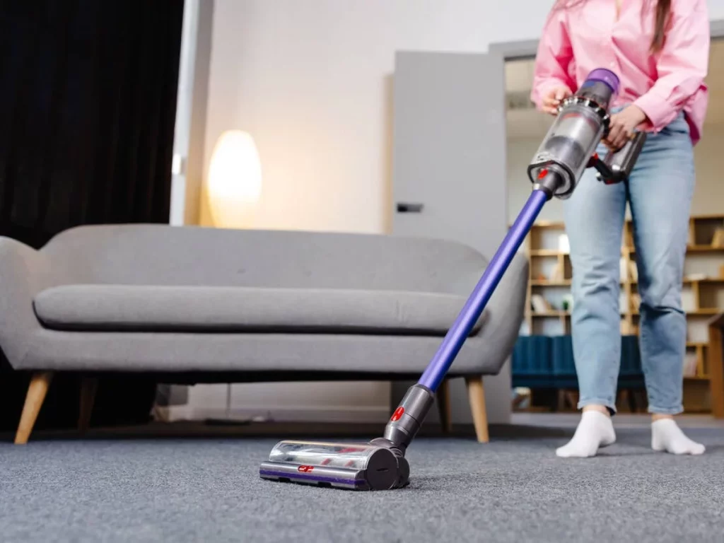 La aspiradora sin cable de Dyson más buscada rebajada a precio de outlet en MediaMarkt por tiempo limitado 2 Moncloa Una aspiradora de alta gama a su precio más bajo en MediaMarkt