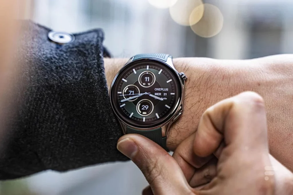 La bestia de los relojes inteligentes: Qualcomm, Wear OS y 500 mAh con 100 euros de descuento 1 Moncloa Características del OnePlus Watch 2